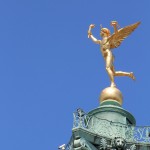 L'ange nu sur la colonne