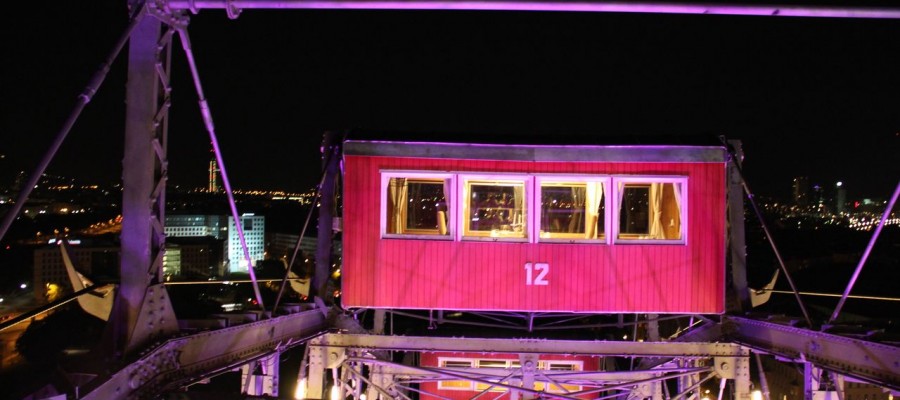 Cabine aménagée pour un repas romantique