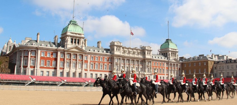 Relève de la garde à cheval