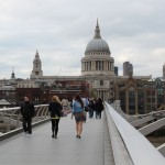 Vue sur Saint-Paul depuis le Millenium Bridge